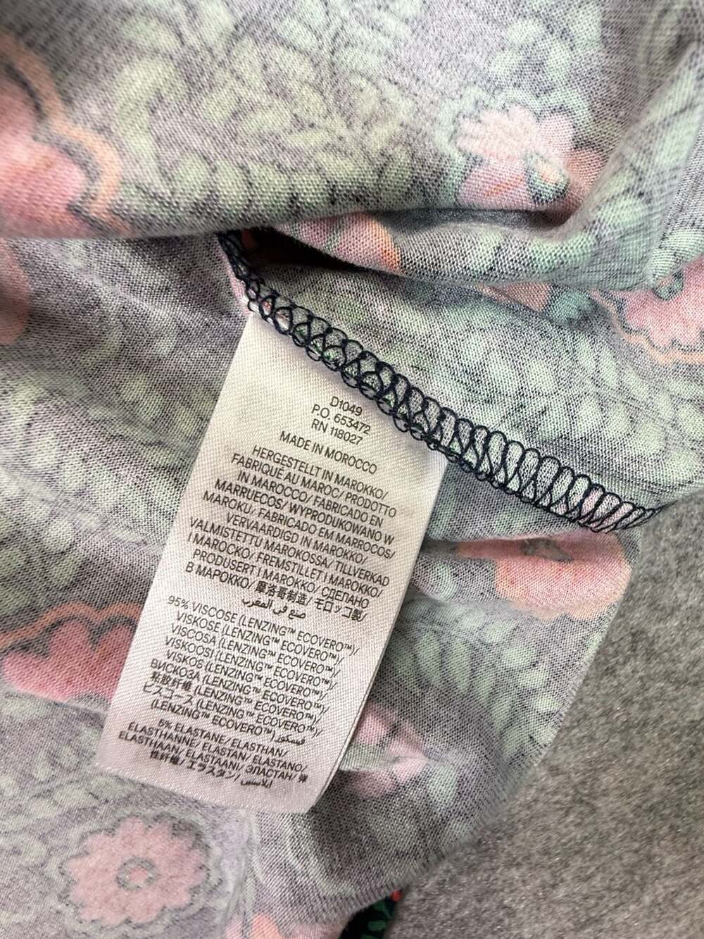 Boden D1049 Flute Sleeve Jersey Dress in Meadow Vine Floral Print - Picture 4 of 7